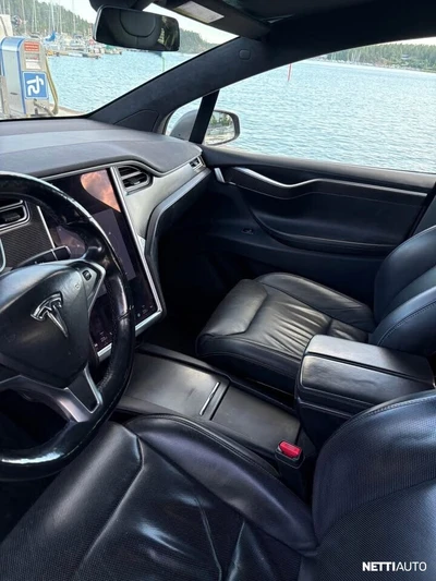 Tesla Model X 90D 2016, photo 4/8