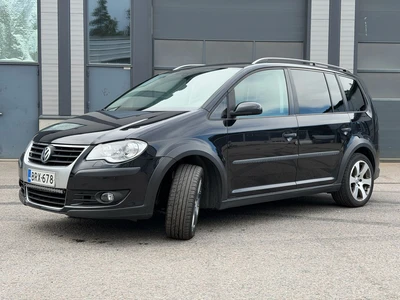 Volkswagen Touran 2009, photo 2/20