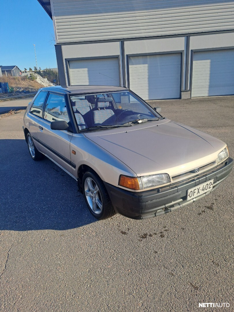 Mazda 323