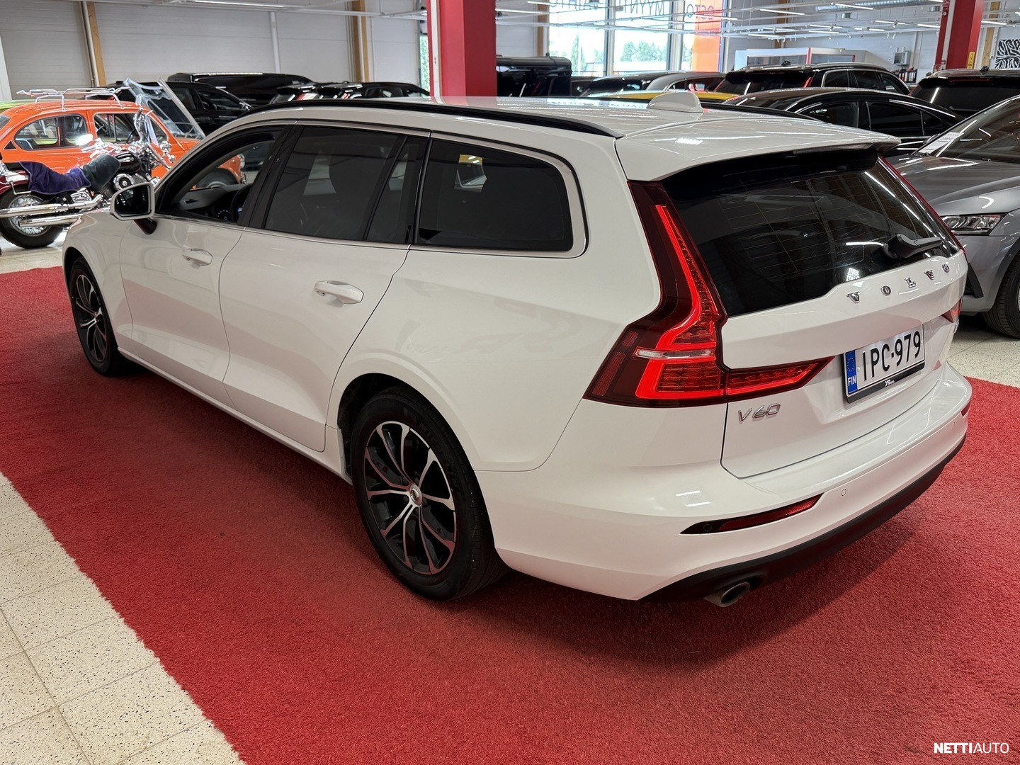 Volvo V60 2021, photo 4/22