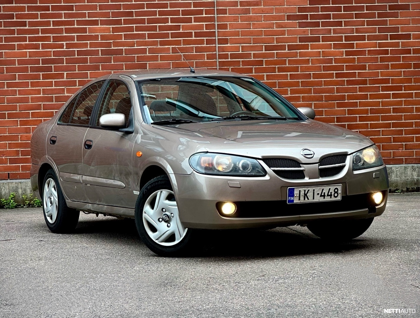 Nissan Almera