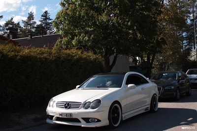 Mercedes-Benz CLK 270 CDI Coupe 2003, photo 3/4