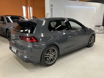 Volkswagen Golf 2024, photo 2/3