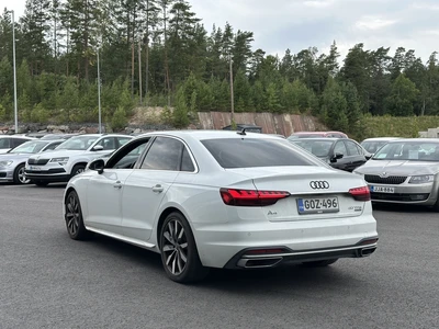 Audi A4 2022, photo 3/17