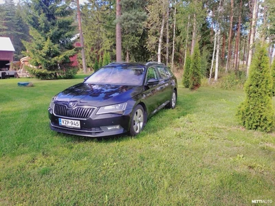 Skoda Superb 2018, photo 5/13