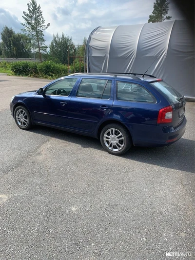 Skoda Octavia 2010, kuva 3/8
