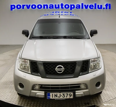 Nissan Navara 2015, photo 7/18
