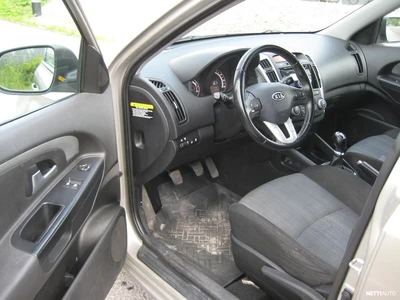 Kia Ceed 1,6 ISG EX SW EcoDynamics 2010, kuva 7/15