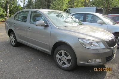 Skoda Octavia 1,6 TDI Elegance 2011, photo 2/10