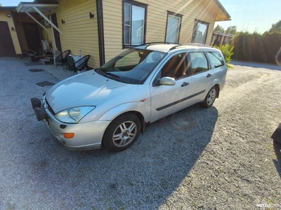 Ford Focus Ghia 2001, kuva 3/7