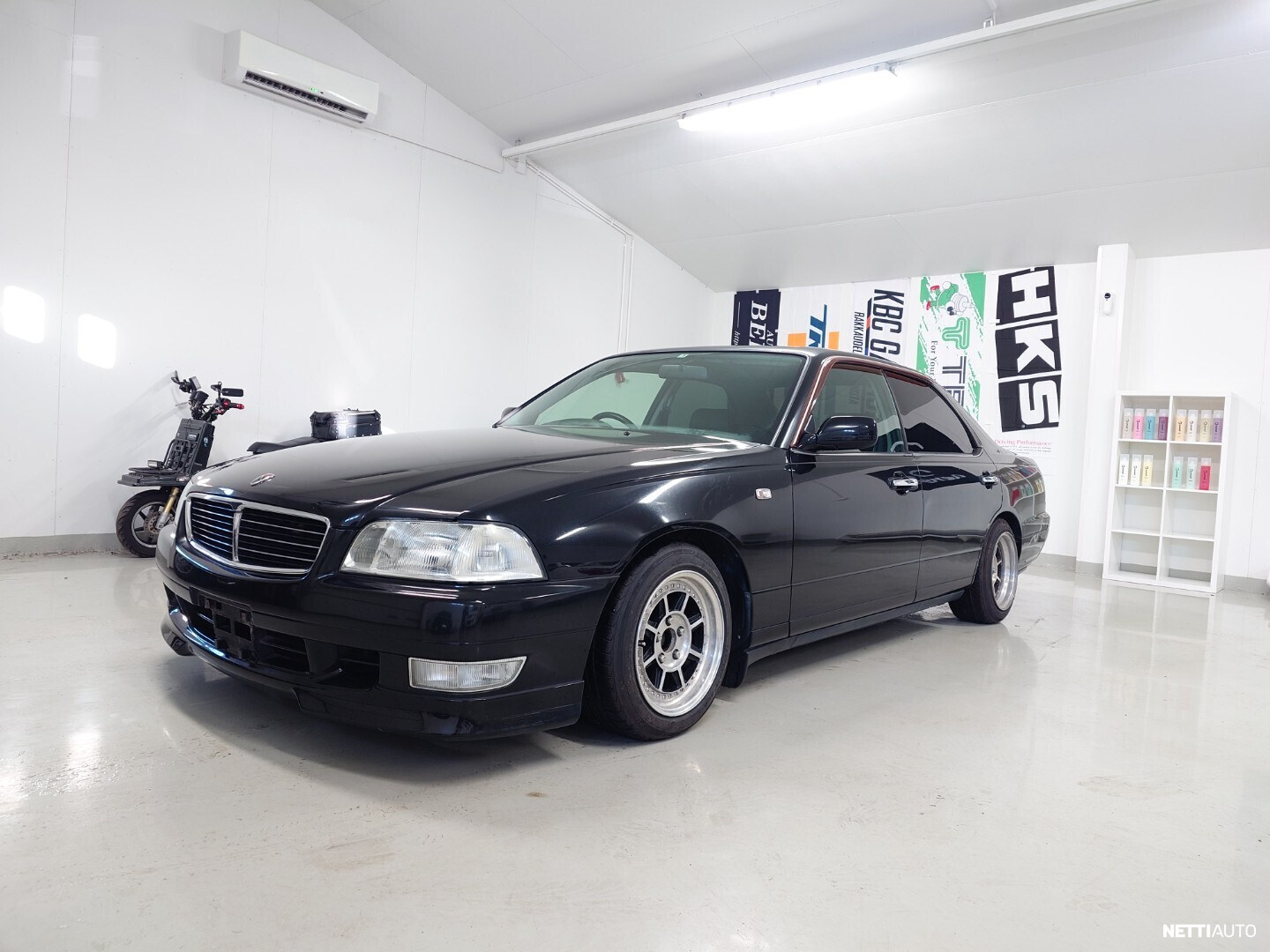 Nissan Laurel