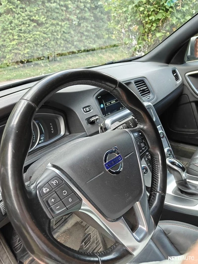 Volvo V60 2016, photo 7/12