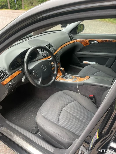 Mercedes-Benz E 2006, kuva 7/9
