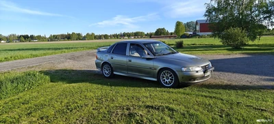 Opel Vectra 1999, kuva 2/7