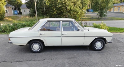 Mercedes-Benz 220 220 Diesel 1972, kuva 4/14