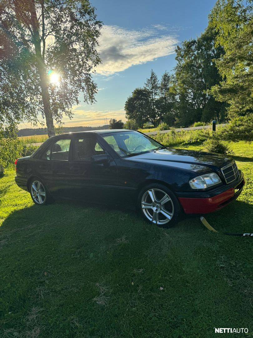 Mercedes-Benz C 230