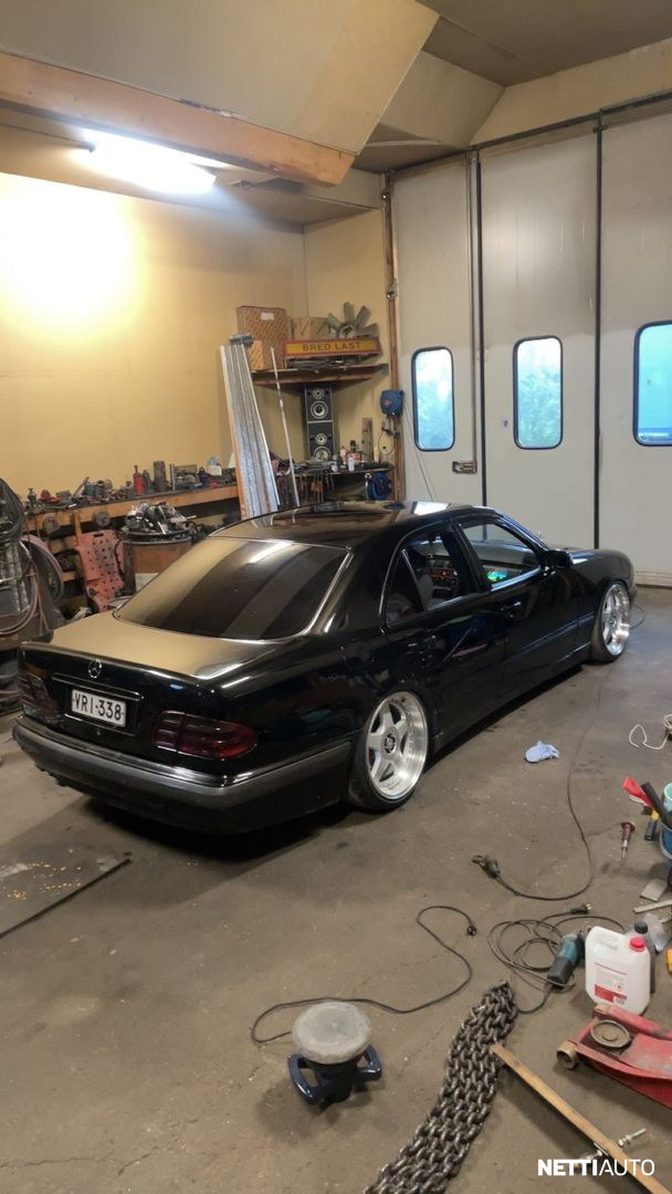 Mercedes-Benz E