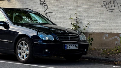 Mercedes-Benz C 2006, kuva 5/10