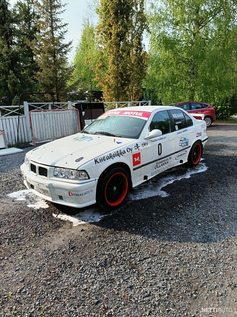 BMW 325