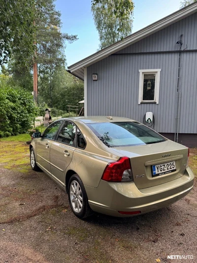 Volvo S40 1,6D (110 hv) Momentum man 2008, kuva 4/10