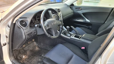 Lexus IS 2008, kuva 7/8