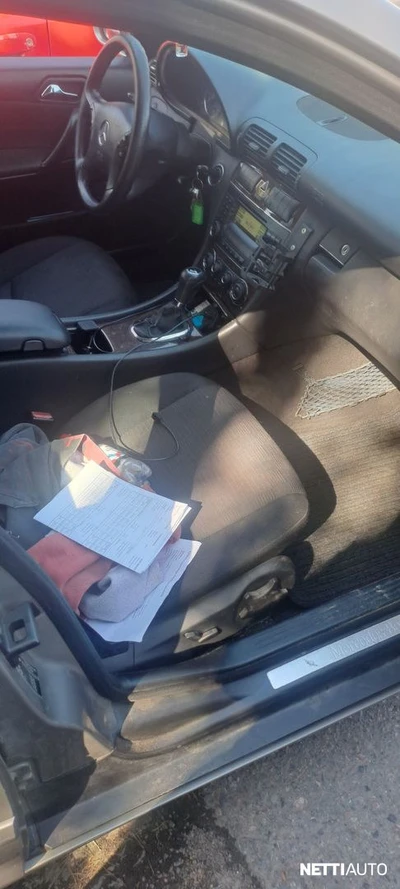 Mercedes-Benz C 220 2004, photo 4/10