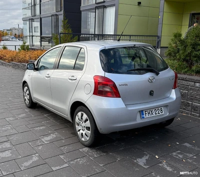 Toyota Yaris 2SZ-FE 2007, photo 2/9