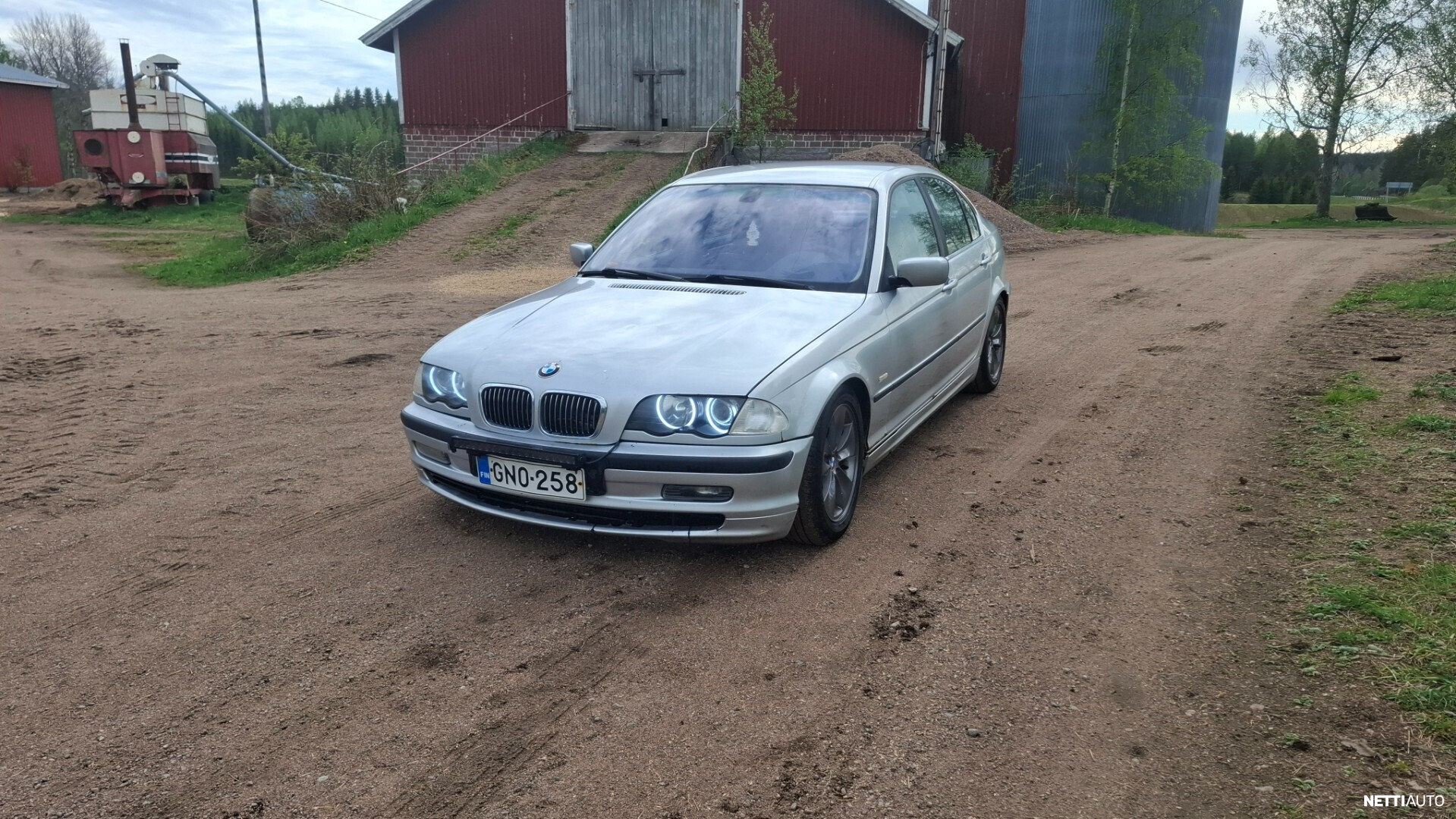 BMW 320