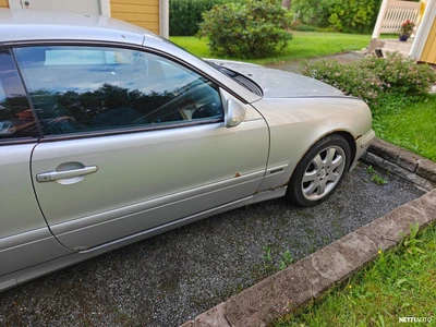 Mercedes-Benz CLK 230 w208 2001, photo 5/14