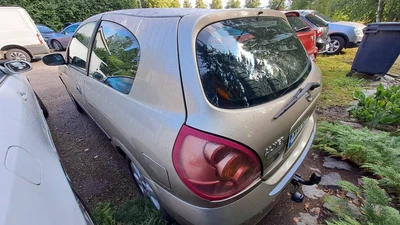 Nissan Almera 1.8 automaatti 2003, kuva 4/6