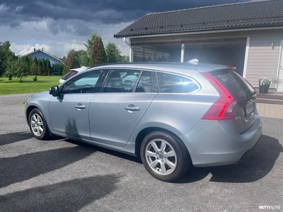 Volvo V60 1,6D DRIVe Momentum 2011, kuva 6/24