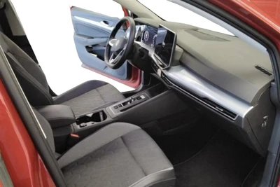 Volkswagen Golf 2025, photo 3/6