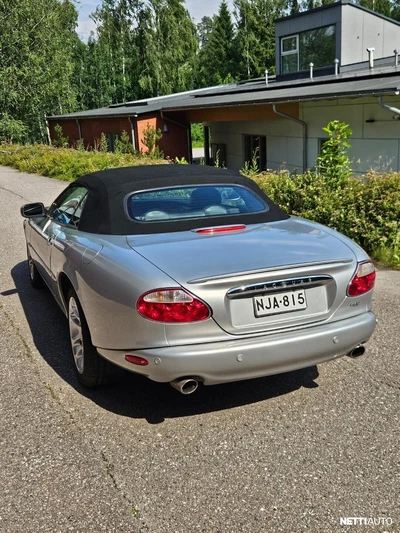 Jaguar XKR 2002, photo 2/17