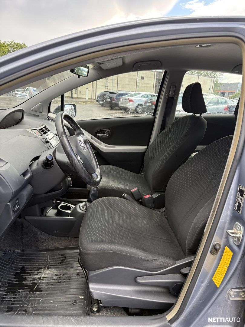 Toyota Yaris 2011, photo 5/7