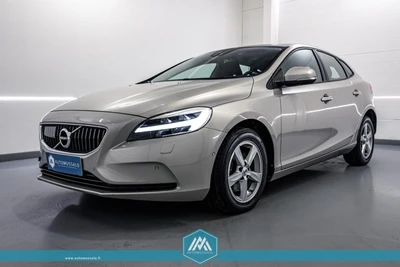 Volvo V40 T2 Momentum Man. 2019, photo 2/10
