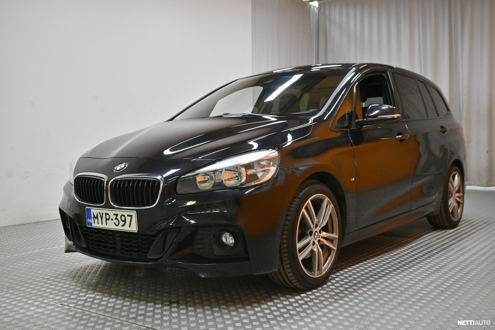 BMW 216