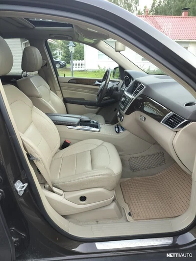 Mercedes-Benz ML 2011, kuva 7/15