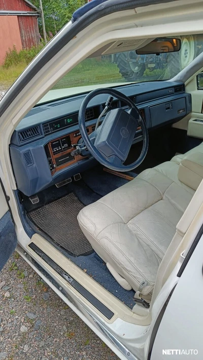 Cadillac De Ville 4D 1991, photo 6/13