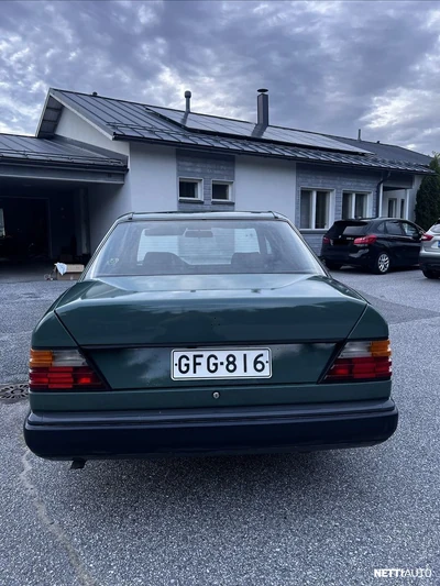 Mercedes-Benz 250 1988, photo 6/19