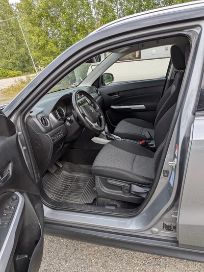 Suzuki Vitara 1.6i alla grip 4-veto 2017, photo 6/9