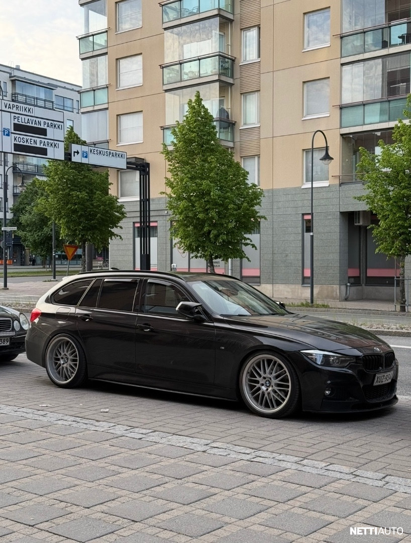 BMW 330