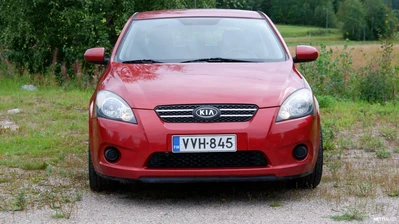 Kia Ceed 1,4 ISG LX 3D EcoDynamics 2010, photo 6/20