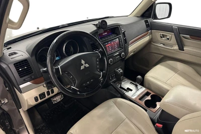 Mitsubishi Pajero 2011, photo 6/38