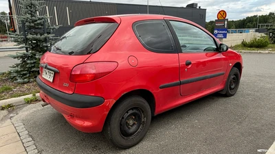 Peugeot 206 XR 1,4 3d 2000, kuva 3/5