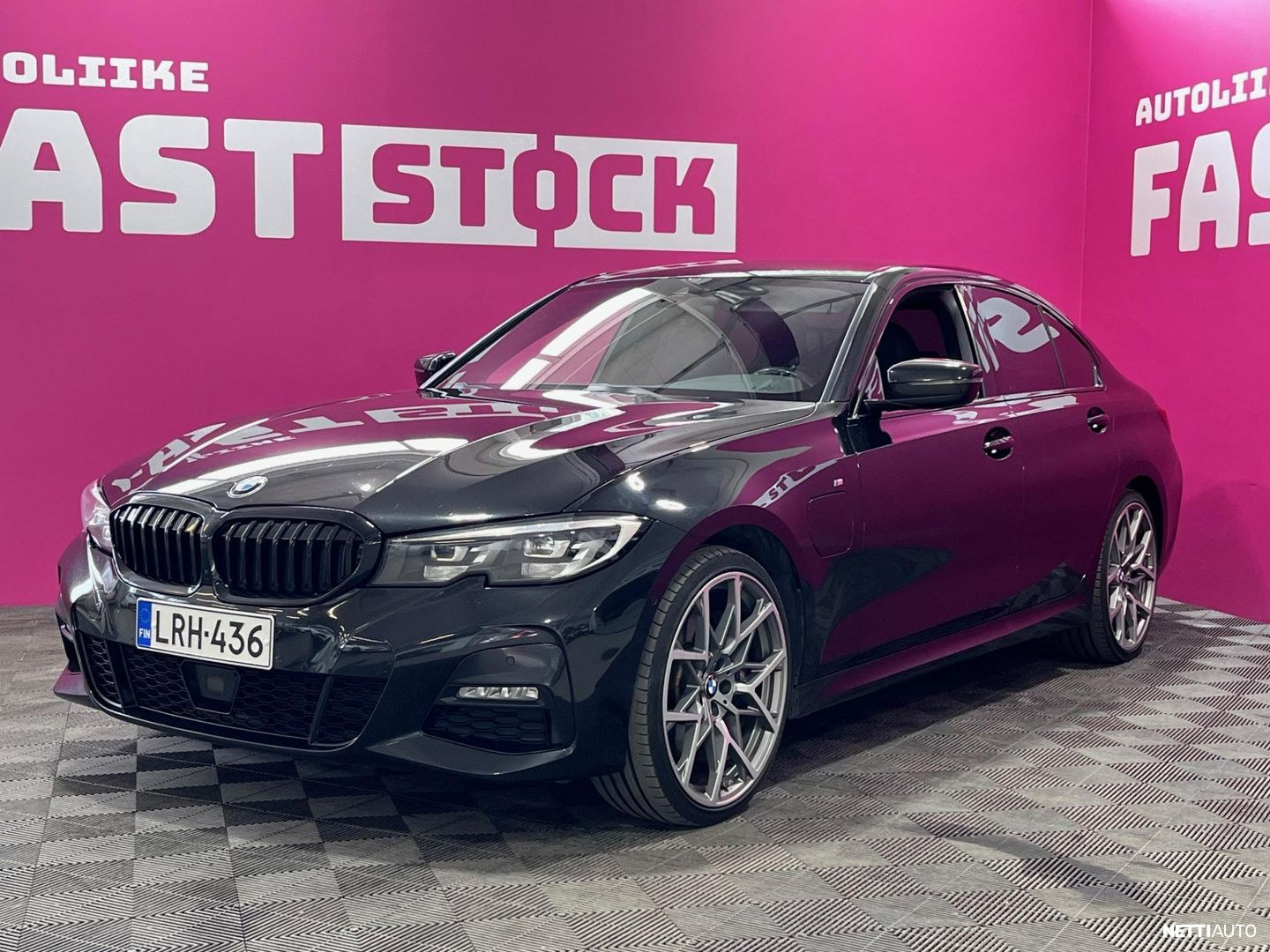 BMW 330