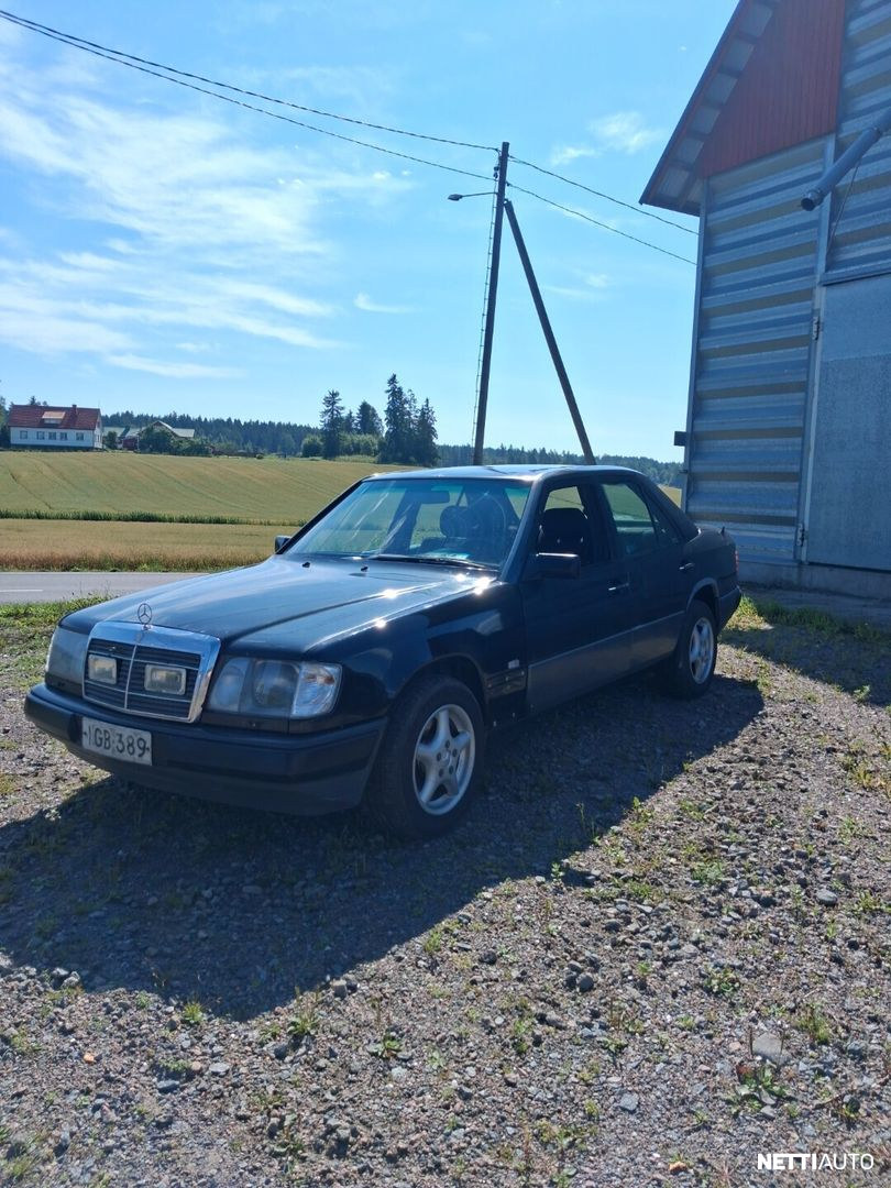 Mercedes-Benz 124