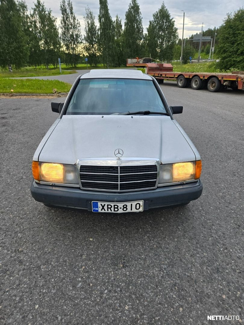 Mercedes-Benz 190 1992, photo 7/10
