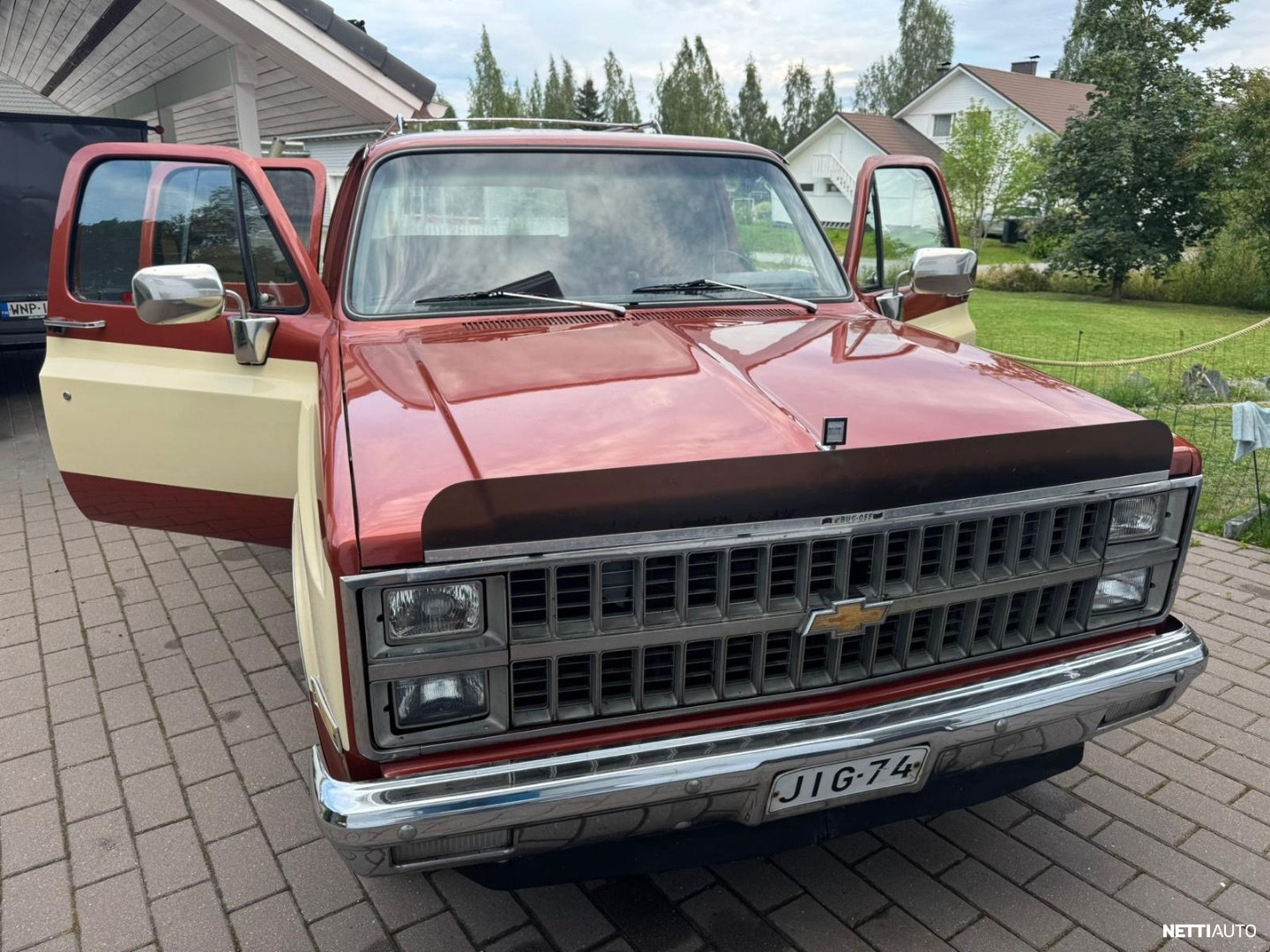 Chevrolet Suburban