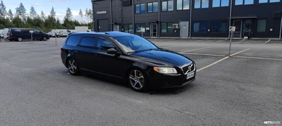 Volvo V70 2010, photo 3/7