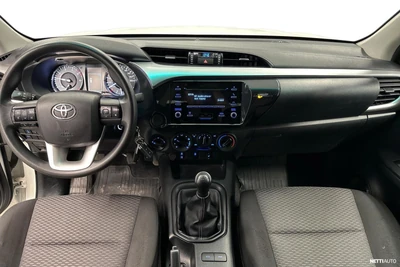 Toyota Hilux Double Cab 4WD 2,4D Life 2022, photo 7/31